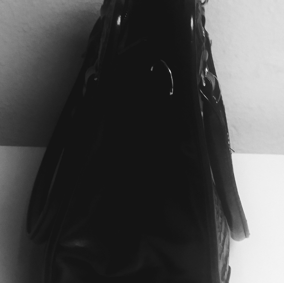 Handbag - Picture 1 of 2